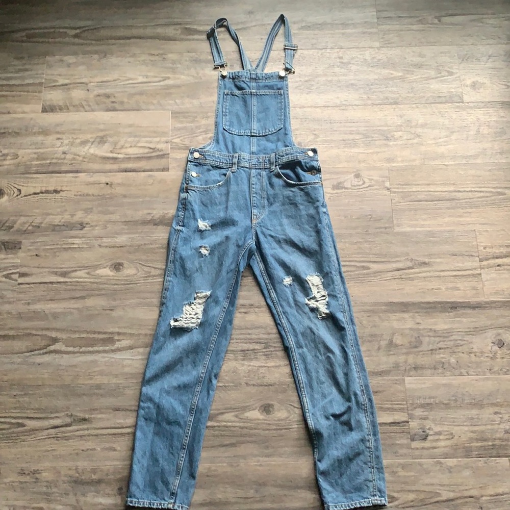 Ripped Jean-overalls